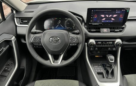 Toyota RAV4, 2025 год, 3 890 000 рублей, 12 фотография