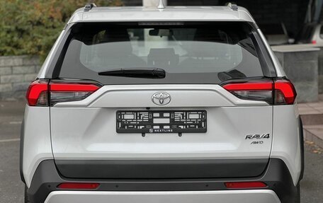 Toyota RAV4, 2025 год, 3 890 000 рублей, 8 фотография