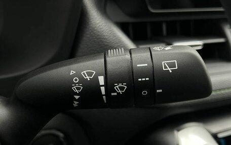 Toyota RAV4, 2025 год, 3 890 000 рублей, 15 фотография