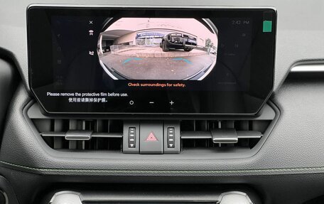Toyota RAV4, 2025 год, 3 890 000 рублей, 23 фотография
