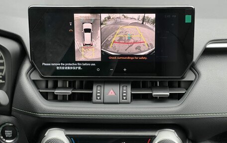 Toyota RAV4, 2025 год, 3 890 000 рублей, 24 фотография