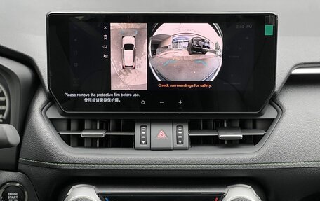 Toyota RAV4, 2025 год, 3 890 000 рублей, 21 фотография