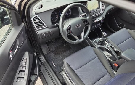 Hyundai Tucson III, 2017 год, 1 350 000 рублей, 2 фотография