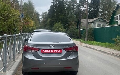 Hyundai Elantra V, 2013 год, 980 000 рублей, 2 фотография