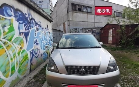 Toyota Opa I рестайлинг, 2002 год, 680 000 рублей, 2 фотография