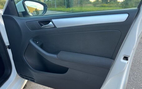 Volkswagen Jetta VI, 2012 год, 900 000 рублей, 14 фотография