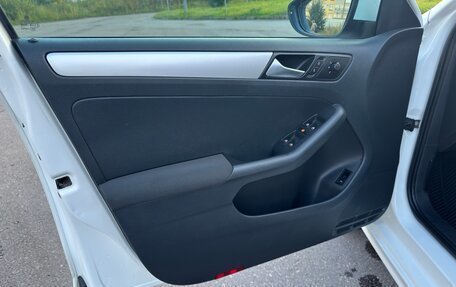 Volkswagen Jetta VI, 2012 год, 900 000 рублей, 19 фотография