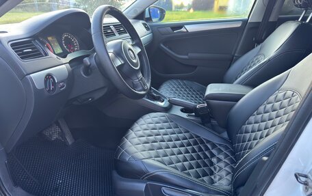 Volkswagen Jetta VI, 2012 год, 900 000 рублей, 20 фотография