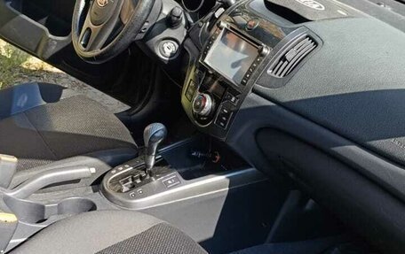 KIA Cerato III, 2009 год, 14 фотография