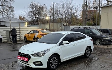 Hyundai Solaris II рестайлинг, 2018 год, 900 000 рублей, 2 фотография