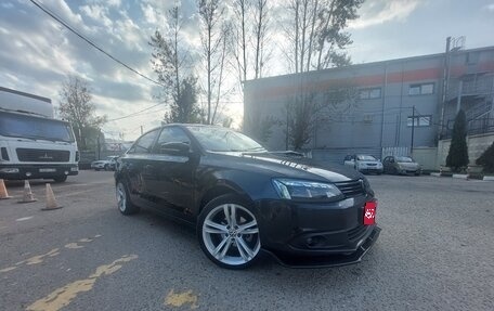 Volkswagen Jetta VI, 2013 год, 1 000 000 рублей, 1 фотография