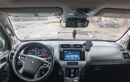 Toyota Land Cruiser Prado 150 рестайлинг 2, 2017 год, 3 900 000 рублей, 4 фотография
