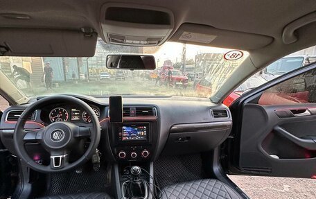 Volkswagen Jetta VI, 2013 год, 1 000 000 рублей, 9 фотография
