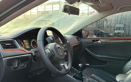 Volkswagen Jetta VI, 2013 год, 1 000 000 рублей, 10 фотография
