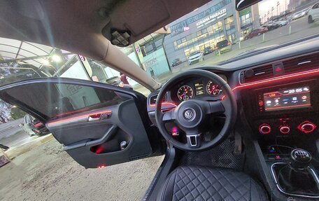 Volkswagen Jetta VI, 2013 год, 1 000 000 рублей, 18 фотография