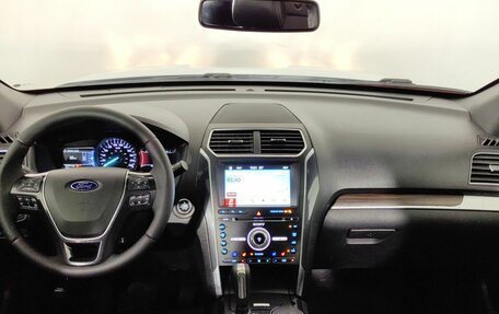 Ford Explorer VI, 2018 год, 2 440 000 рублей, 10 фотография