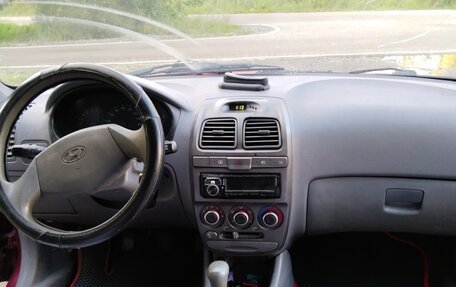 Hyundai Accent II, 2004 год, 14 фотография