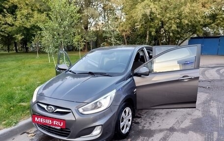 Hyundai Solaris II рестайлинг, 2013 год, 1 090 000 рублей, 13 фотография