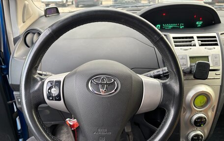 Toyota Yaris III рестайлинг, 2007 год, 600 000 рублей, 13 фотография