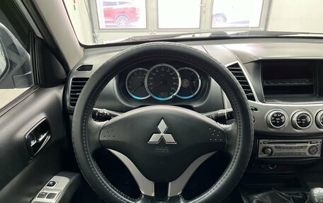 Mitsubishi L200 IV рестайлинг, 2015 год, 1 590 000 рублей, 14 фотография