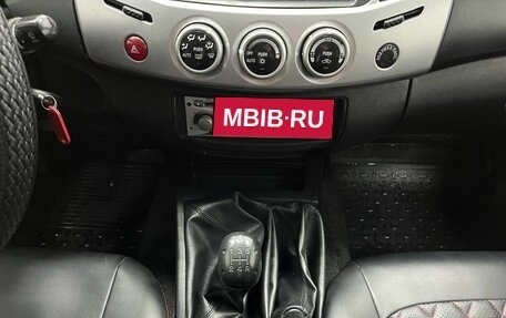 Mitsubishi L200 IV рестайлинг, 2015 год, 1 590 000 рублей, 13 фотография