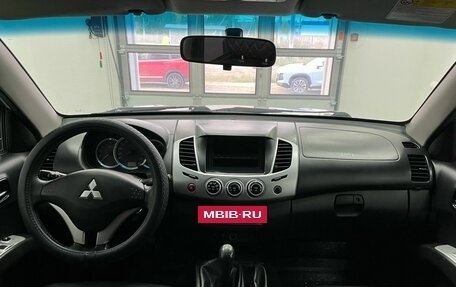 Mitsubishi L200 IV рестайлинг, 2015 год, 1 590 000 рублей, 11 фотография