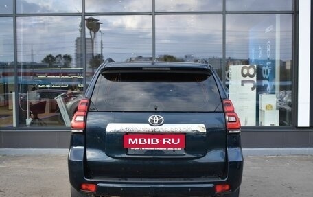 Toyota Land Cruiser Prado 150 рестайлинг 2, 2018 год, 4 205 000 рублей, 6 фотография