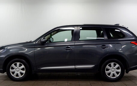 Mitsubishi Outlander III рестайлинг 3, 2019 год, 1 825 000 рублей, 4 фотография