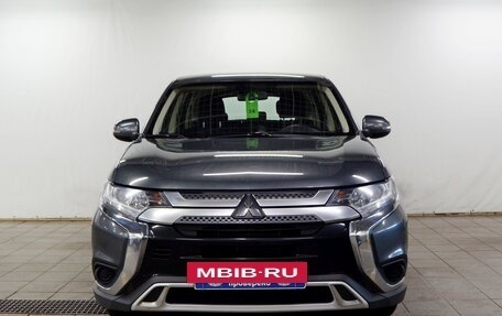 Mitsubishi Outlander III рестайлинг 3, 2019 год, 1 825 000 рублей, 6 фотография