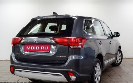 Mitsubishi Outlander III рестайлинг 3, 2019 год, 1 825 000 рублей, 5 фотография