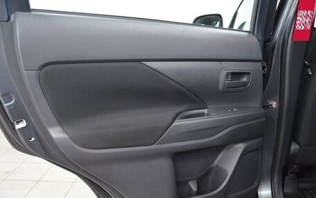 Mitsubishi Outlander III рестайлинг 3, 2019 год, 1 825 000 рублей, 8 фотография