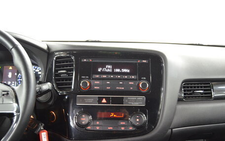 Mitsubishi Outlander III рестайлинг 3, 2019 год, 1 825 000 рублей, 15 фотография