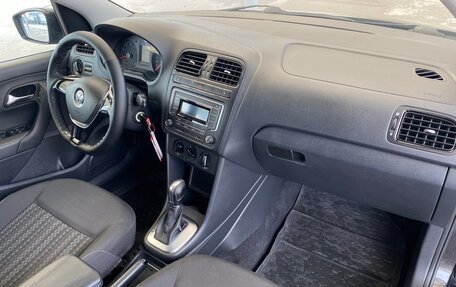 Volkswagen Polo VI (EU Market), 2016 год, 747 000 рублей, 13 фотография