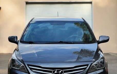 Hyundai Solaris II рестайлинг, 2015 год, 999 999 рублей, 2 фотография