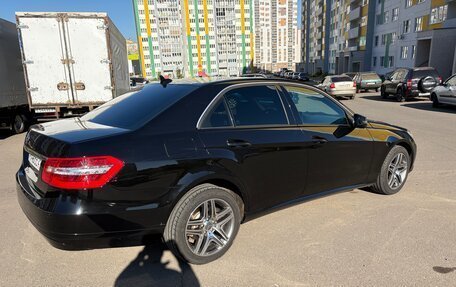 Mercedes-Benz E-Класс, 2011 год, 1 136 000 рублей, 3 фотография