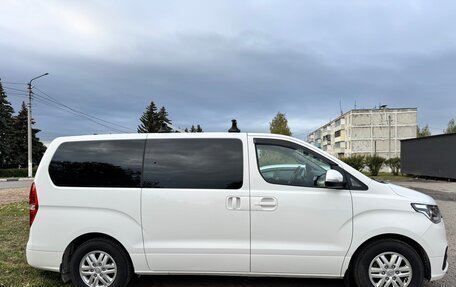 Hyundai H-1 II рестайлинг, 2021 год, 3 049 000 рублей, 4 фотография