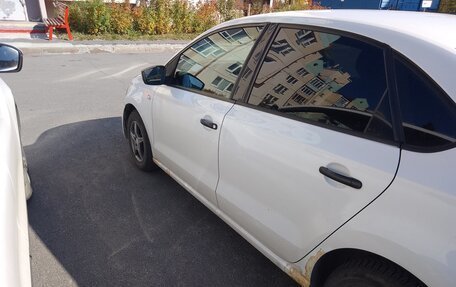 Volkswagen Polo VI (EU Market), 2011 год, 400 000 рублей, 2 фотография