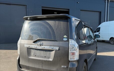 Toyota Voxy II, 2011 год, 600 000 рублей, 7 фотография