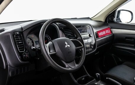 Mitsubishi Outlander III рестайлинг 3, 2014 год, 1 149 000 рублей, 11 фотография