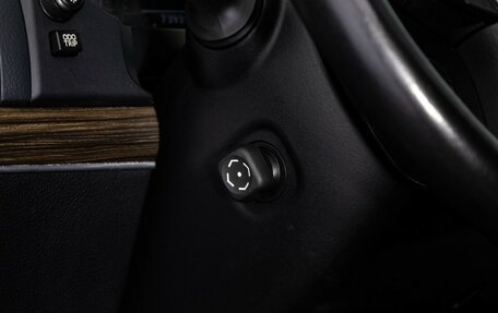 Toyota Land Cruiser Prado 150 рестайлинг 2, 2020 год, 6 699 000 рублей, 27 фотография