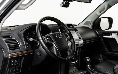 Toyota Land Cruiser Prado 150 рестайлинг 2, 2020 год, 6 699 000 рублей, 19 фотография
