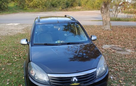 Renault Sandero I, 2013 год, 900 000 рублей, 2 фотография