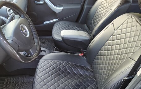 Renault Sandero I, 2013 год, 900 000 рублей, 14 фотография