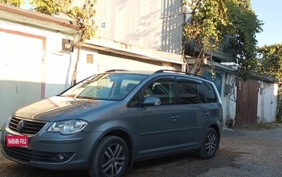 Volkswagen Touran III, 2008 год, 750 000 рублей, 1 фотография