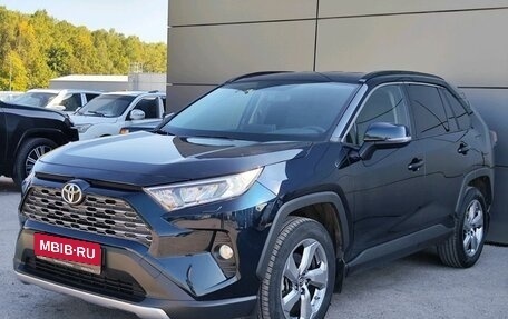 Toyota RAV4, 2020 год, 2 999 000 рублей, 1 фотография
