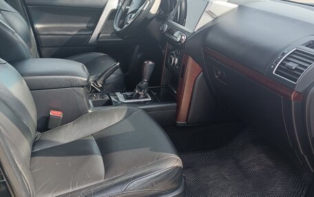 Toyota Land Cruiser Prado 150 рестайлинг 2, 2015 год, 3 700 000 рублей, 8 фотография