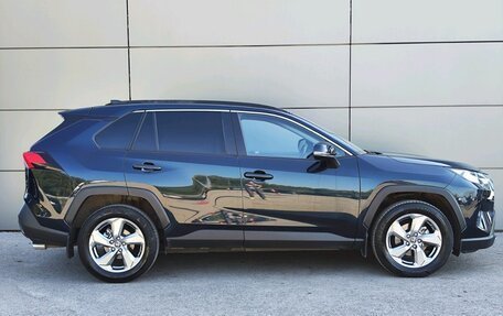 Toyota RAV4, 2020 год, 2 999 000 рублей, 4 фотография