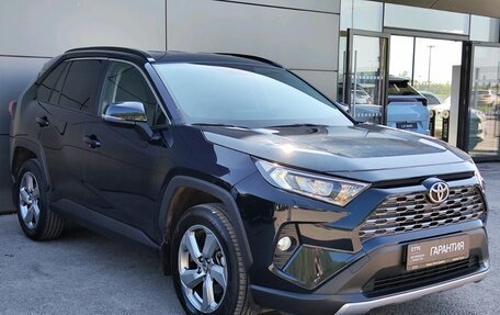 Toyota RAV4, 2020 год, 2 999 000 рублей, 3 фотография