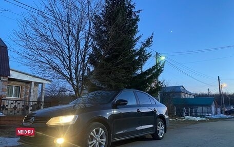 Volkswagen Jetta VI, 2011 год, 940 000 рублей, 4 фотография