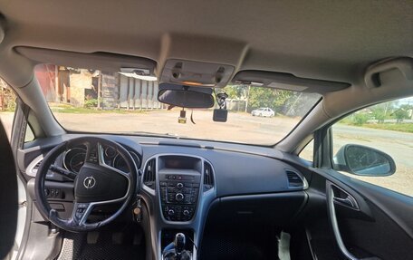 Opel Astra J, 2013 год, 780 000 рублей, 11 фотография